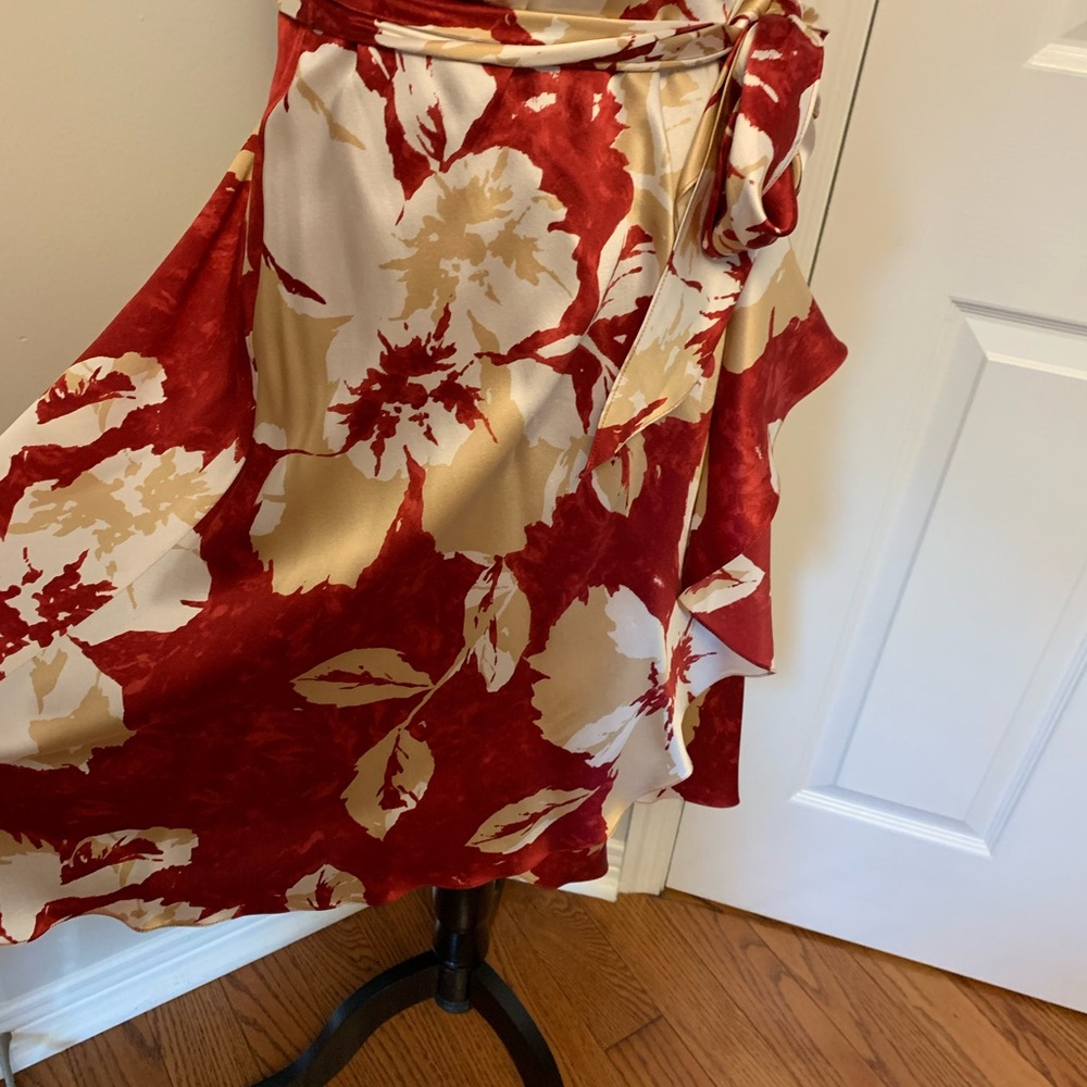 Beautiful BCBG summer dress - Picture 4 of 11